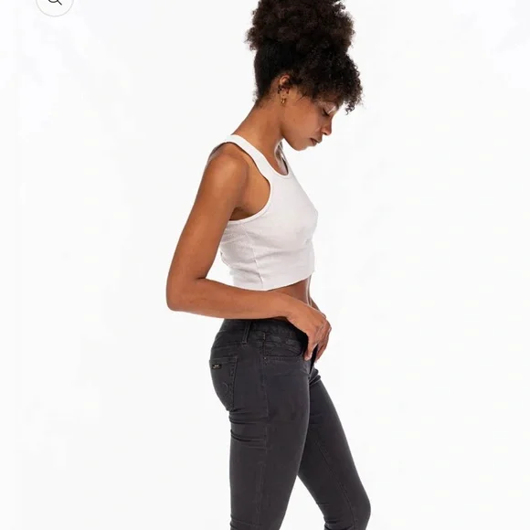 Robin's Jeans - Picture 6 of 7